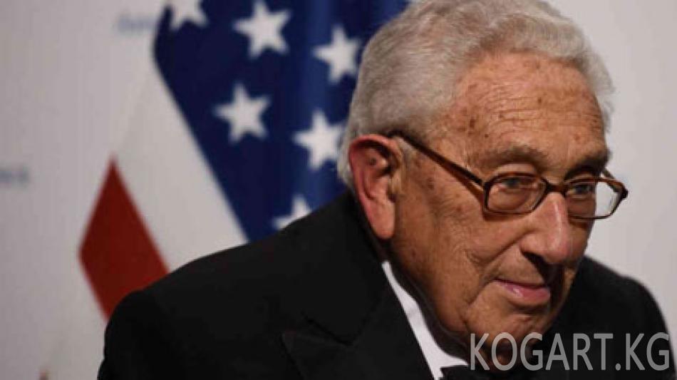 Киссинджер Орусия менен АКШ ортосунда ортомчу болот