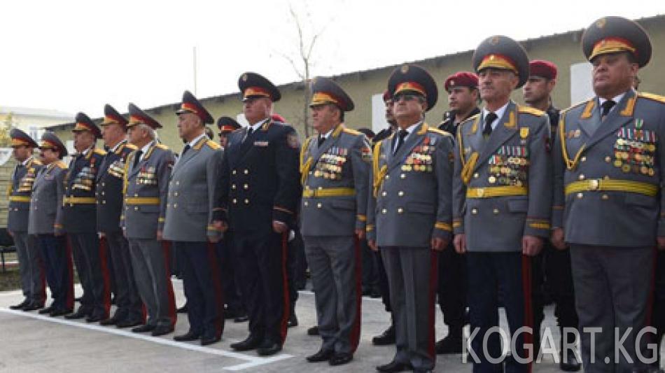 Тажикстан ИИМ башчысы тартип сакчыларына тезинен арыктоону буюрду