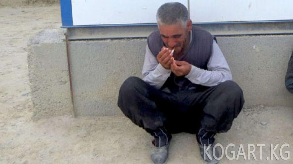 Түркмөнстанда коомдук жайларда чылым чеккендерге жаза күчөтүлдү