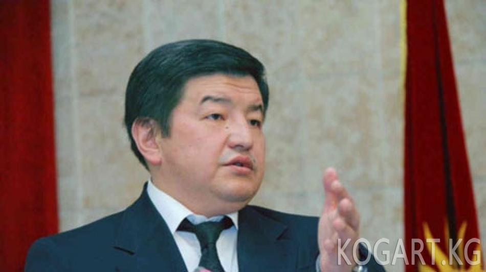 Жапаров журналисттердин кирешесин ачыктоону сунуштады