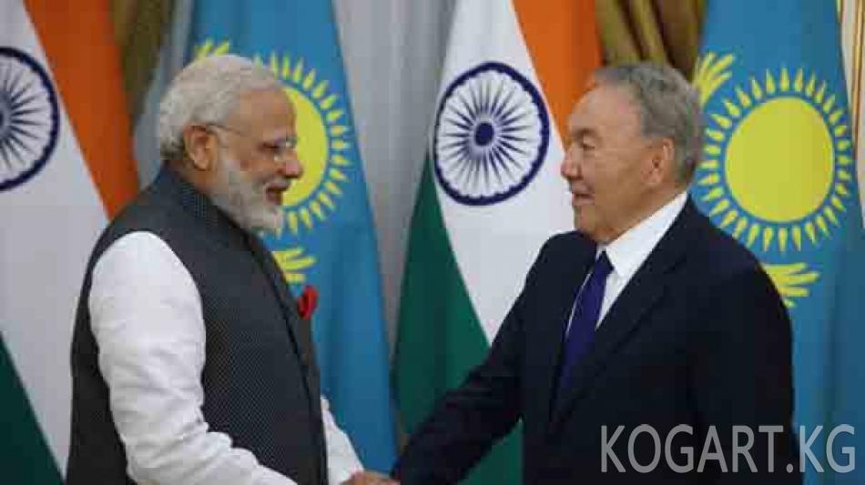 Назарбаев: Индия менен Пакистандын ШКУга кошулуусу уюмга жаңы дем...