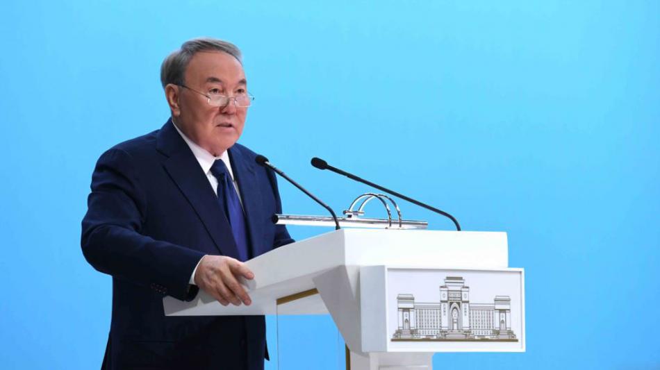 Назарбаев Москва менен Киевди сүйлөшүүгө чакырды