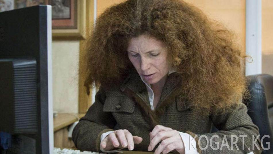 Москвада белгисиз кишилер журналист Юлия Латынинанын үйүнө газ чачып...