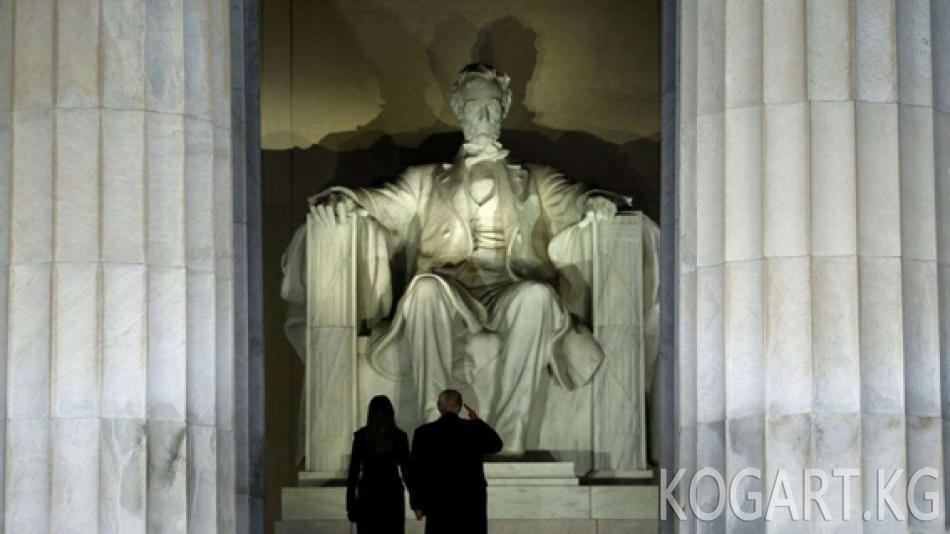 Вандализм үчүн айыпталган кыргызстандыктын иши сотко өттү