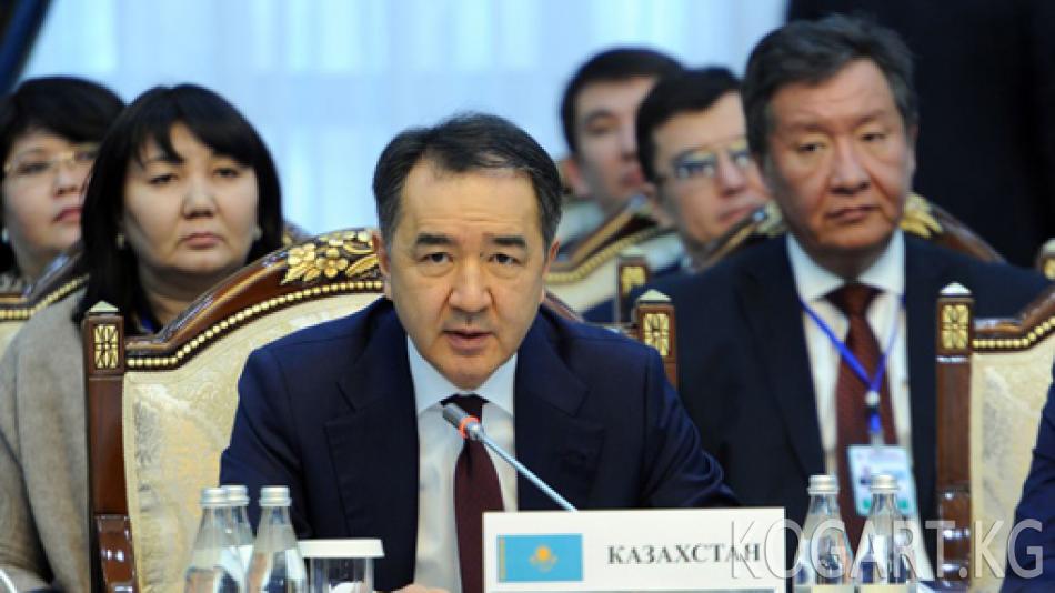 Казак премьери Атамбаевдин сөзү боюнча билдирүү жасады
