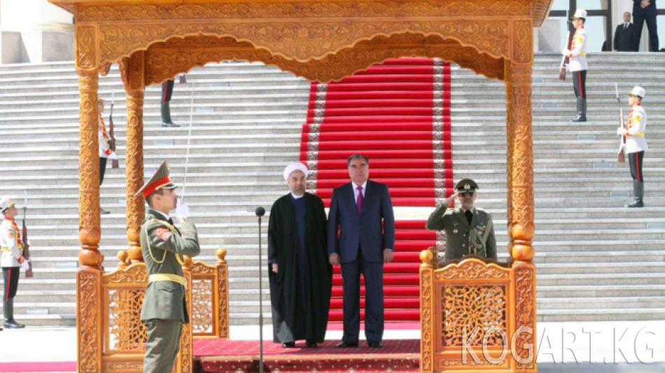 Тажикстан Иранды саясий жана диний оюндарды токтотууга чакырды