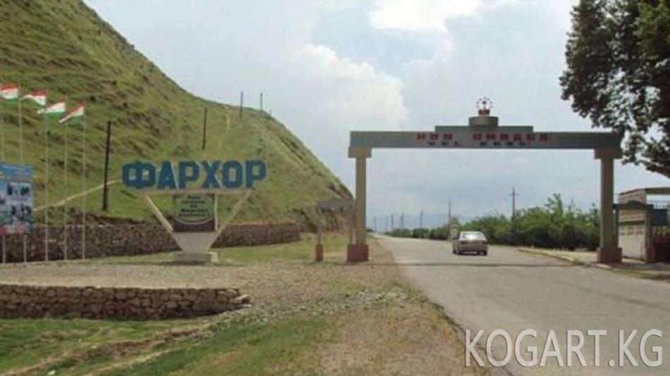 Тажикстанда аскер комиссары пара алып жаткан жеринен кармалды