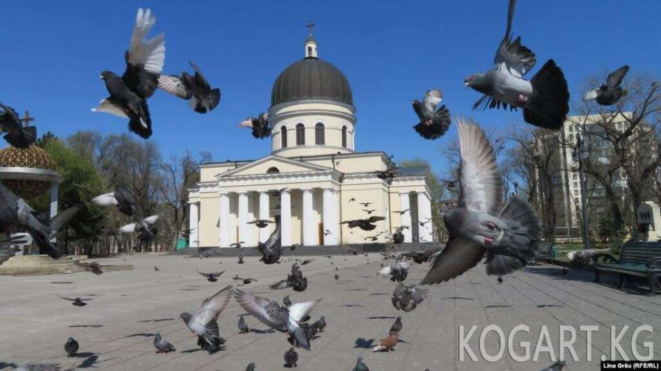 Молдованын православ чиркөөсү коронавируска каршы эмдөөдөн күмөн...