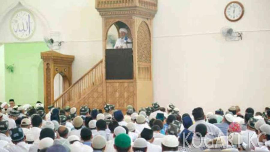 Өзбекстанда адамдарды пахта талааларына имамдар чыгарышууда